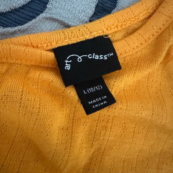 Cat and jack skirt with art class shirt - Picture 5 of 5